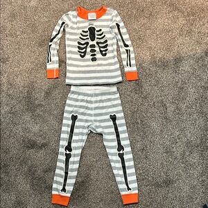 Hanna Andersson kids size 4 (100cm) skeleton pajamas